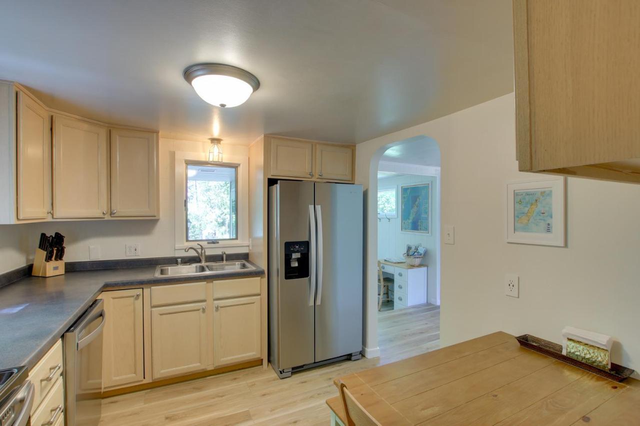 Updated Home With Deck 2 Mi To Sister Bay Beach! Eksteriør bilde